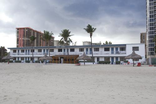 Travelodge Monaco Beach Resort サニーアイルズビーチ エクステリア 写真